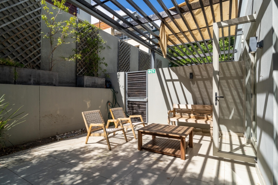 2 Bedroom Property for Sale in Vredehoek Western Cape